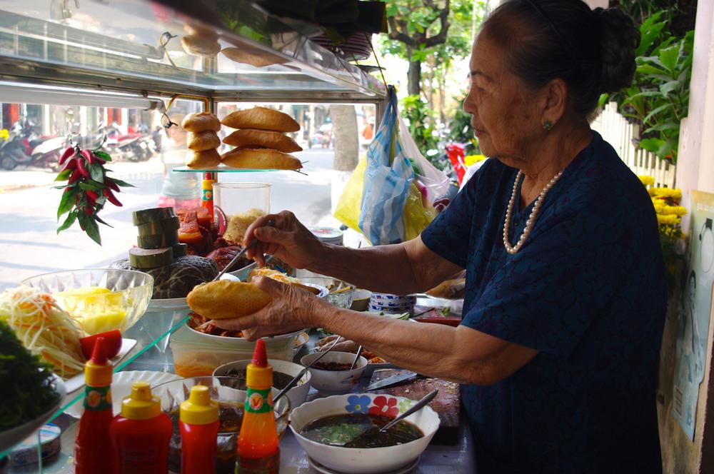 5 Top Business Lessons From Vietnamese Street Vendors (Banh Mi Edition